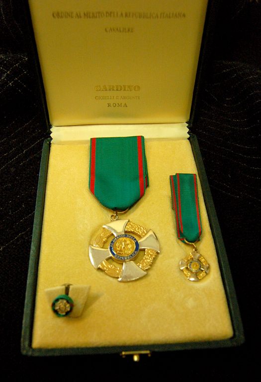 Cavaliere dell'Ordine al Merito della Reppublica Italiana, 2004